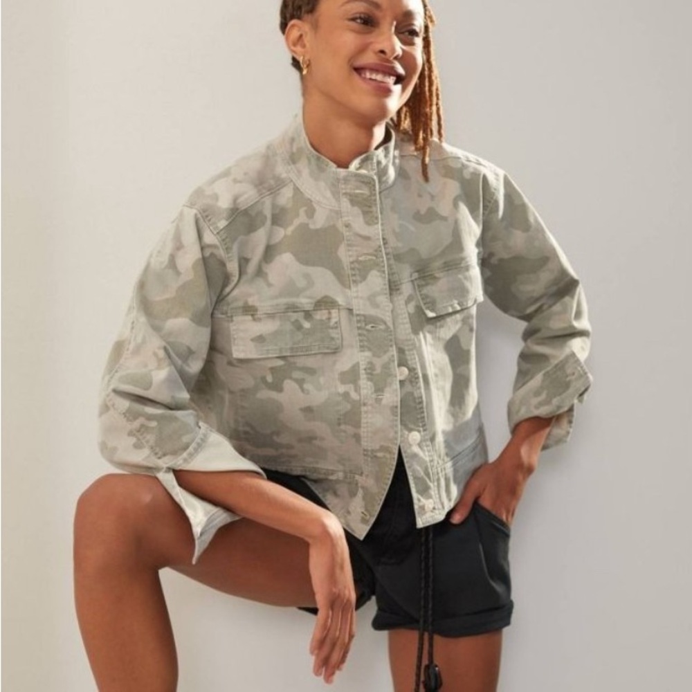 Super cute trendy medium camo dear John jacket | Anthropologie